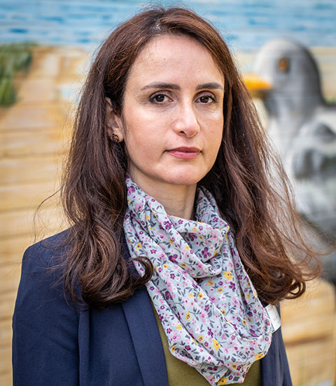 Pflegedienstleitung Levi - Frau Shirin Kamranirad Porträt von Frau Shirin Kamranirad - Pflegedienstleitung Levi